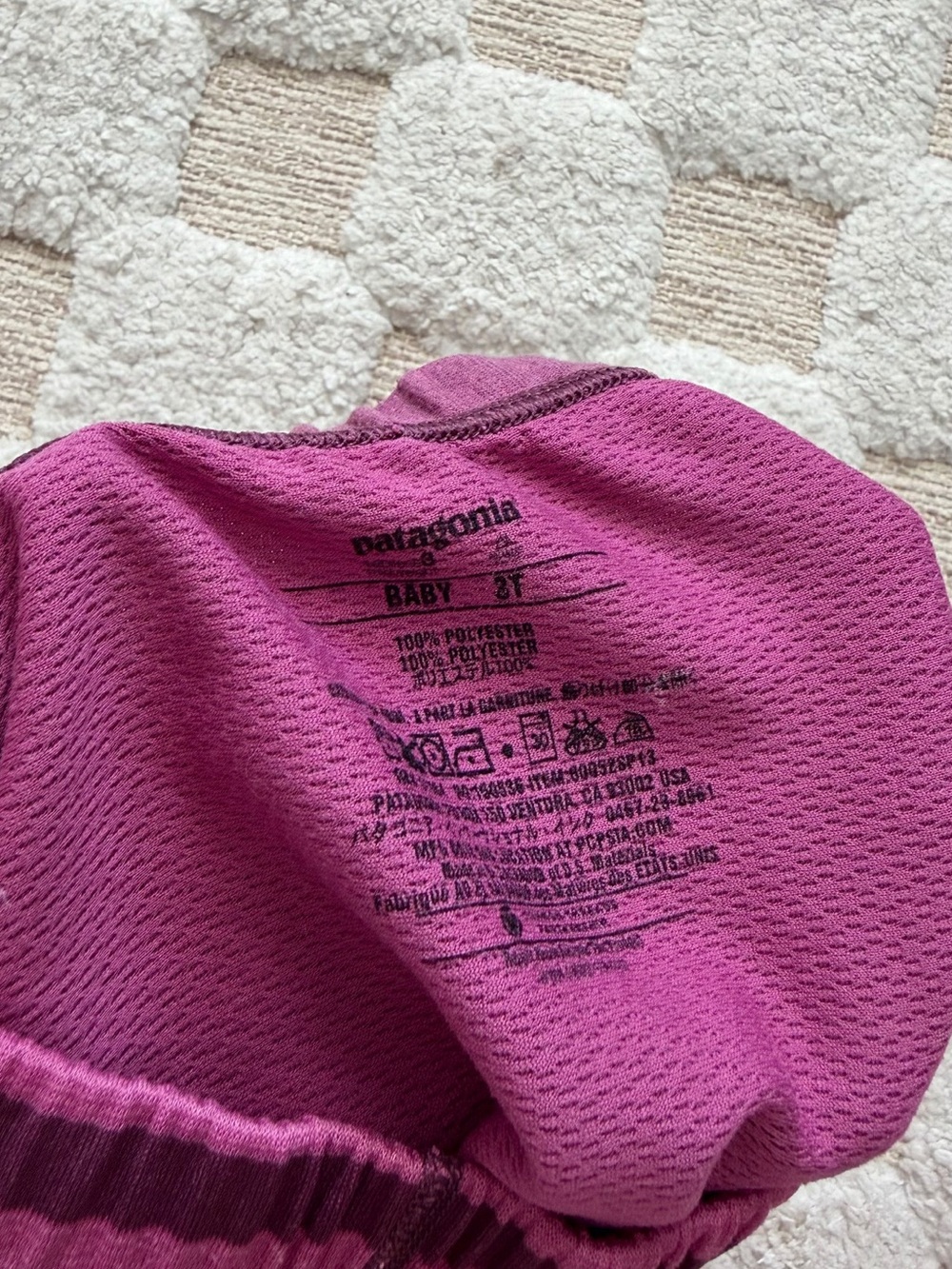 Patagonia Toddler Capilene Midweight Baselayer Set in Berry Pink - Picture 9 of 9